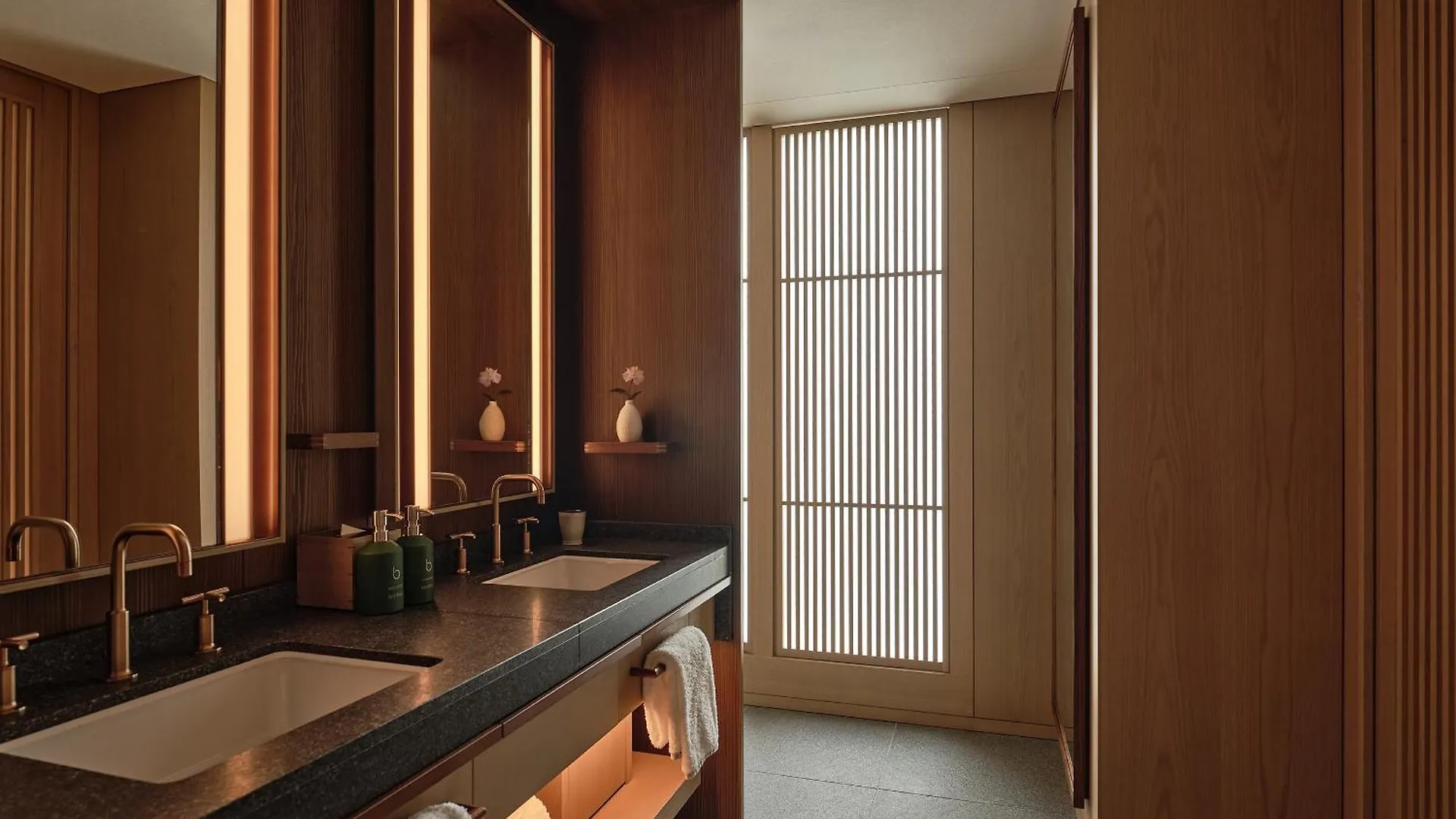 Patina Osaka Hotel Japão